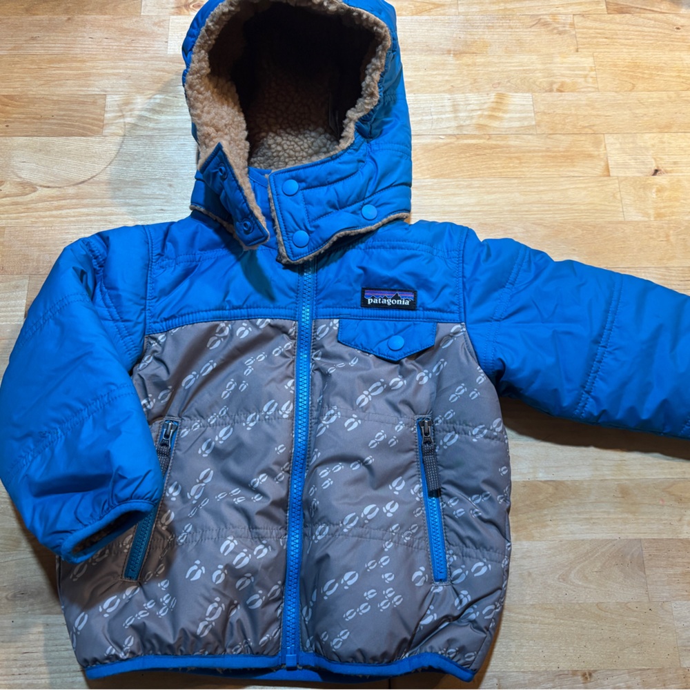 Patagonia Tribbles Blue and Tan Fleece-Lined Hoodie Reversible Jacket